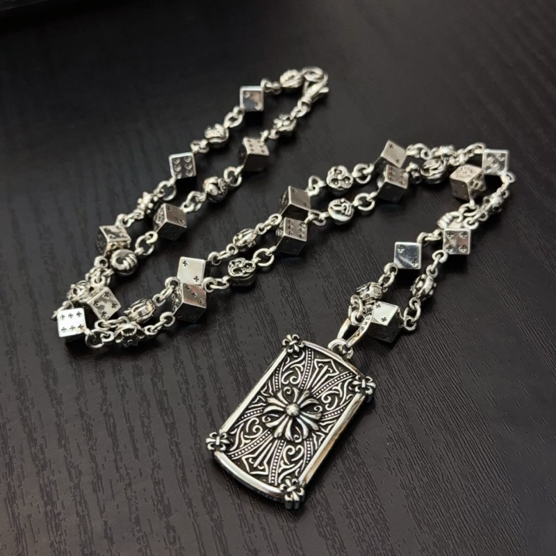 Ch*0me He**ts necklaces